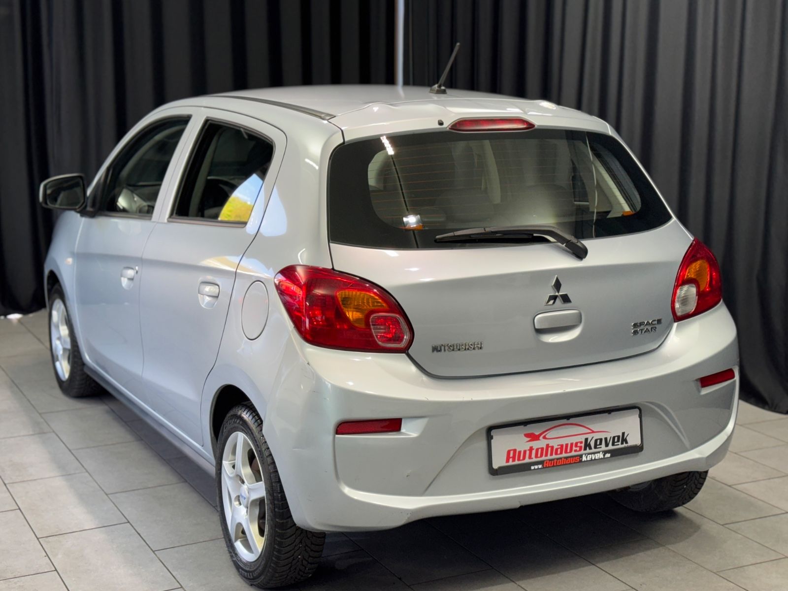 Fahrzeugabbildung Mitsubishi Space Star 1.0 MIVEC Diamant|KLIMA|8-FACH|
