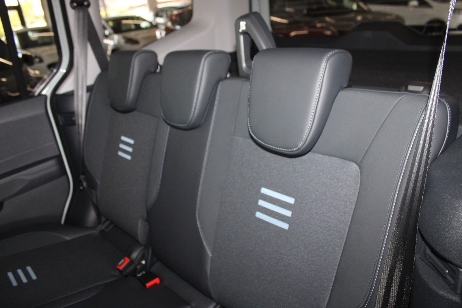 Fahrzeugabbildung Ford Tourneo Courier ACTIVE Winter + FahrerAssistPak3