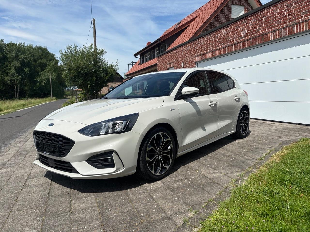 Ford Focus Lim. ST-Line, Bang & Olufsen*