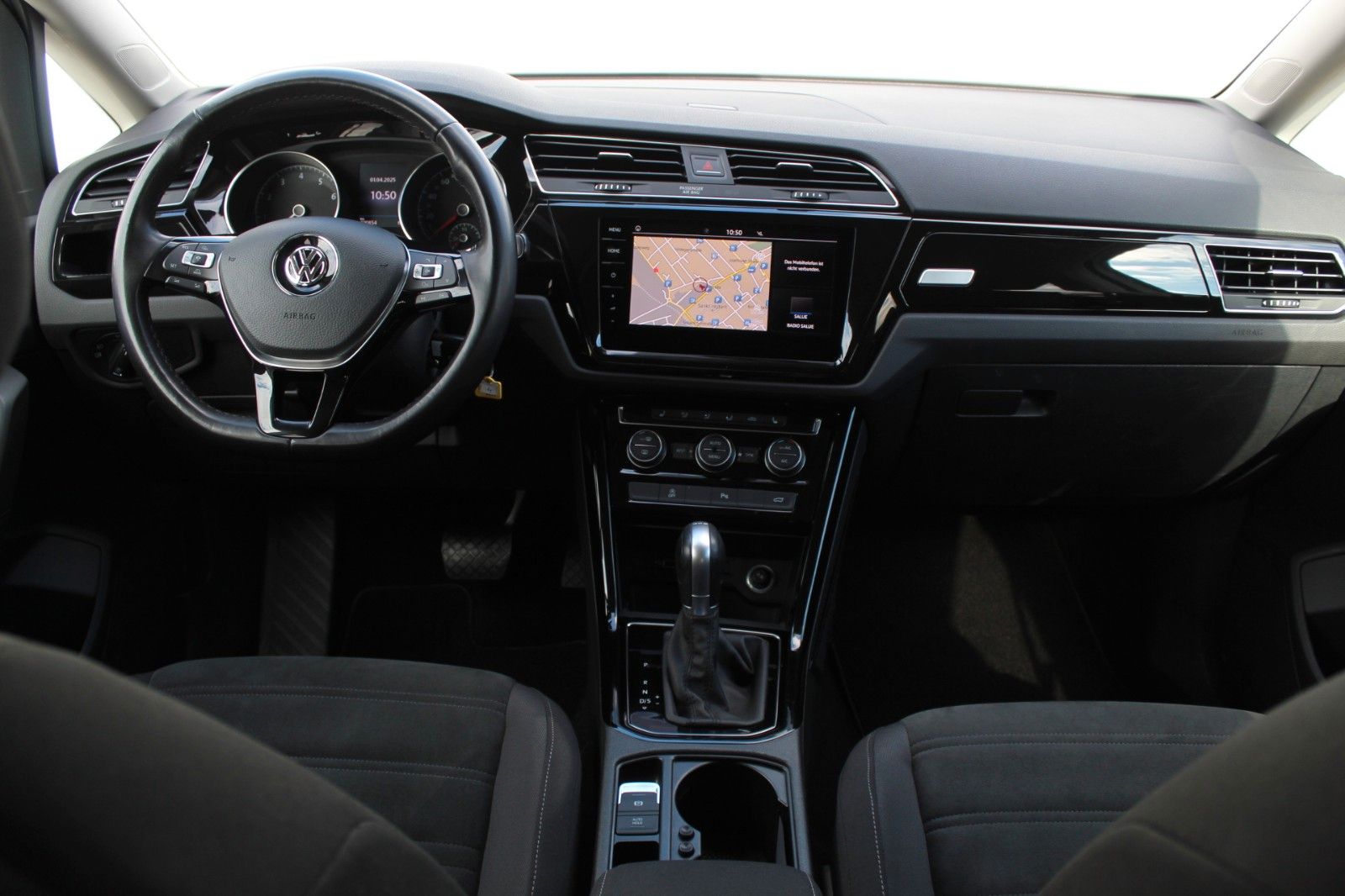 Fahrzeugabbildung Volkswagen Touran Highline  Automatik*Navi*Sitzh.*AHK