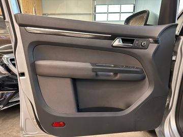 Volkswagen Touran Highline DSG *PANO*SHZ*NAVI*PDC*TEMPOMAT*