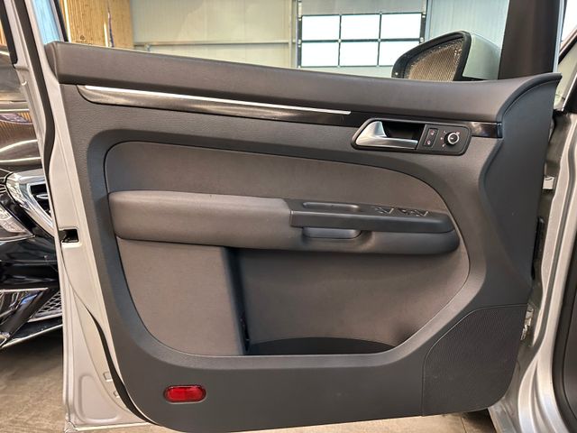 Volkswagen Touran Highline DSG *PANO*SHZ*NAVI*PDC*TEMPOMAT*