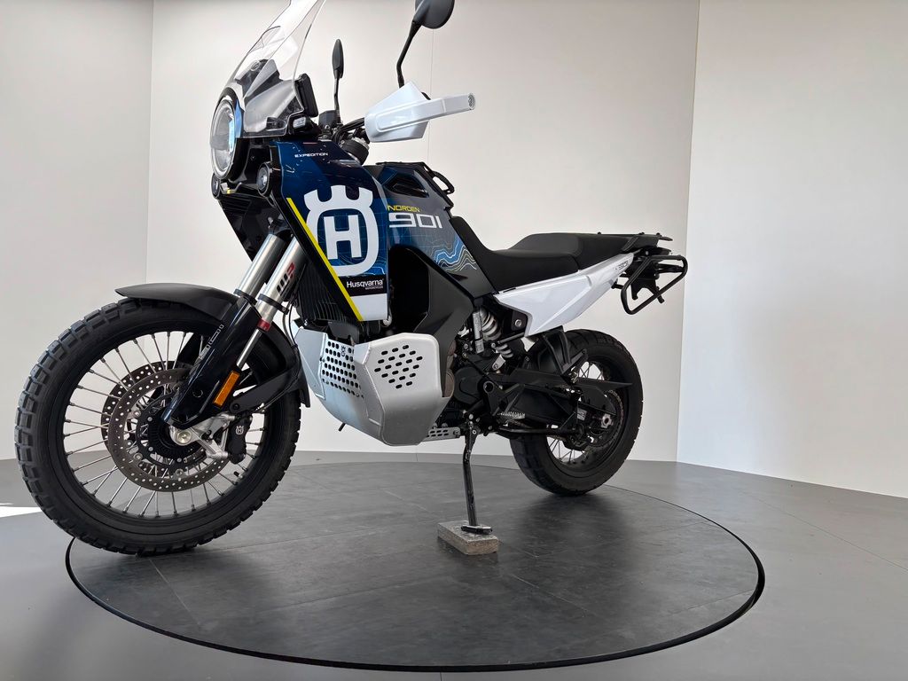 Fahrzeugabbildung Husqvarna NORDEN 901 EXPEDITION *1. HAND *SEHR GEPFLEGT