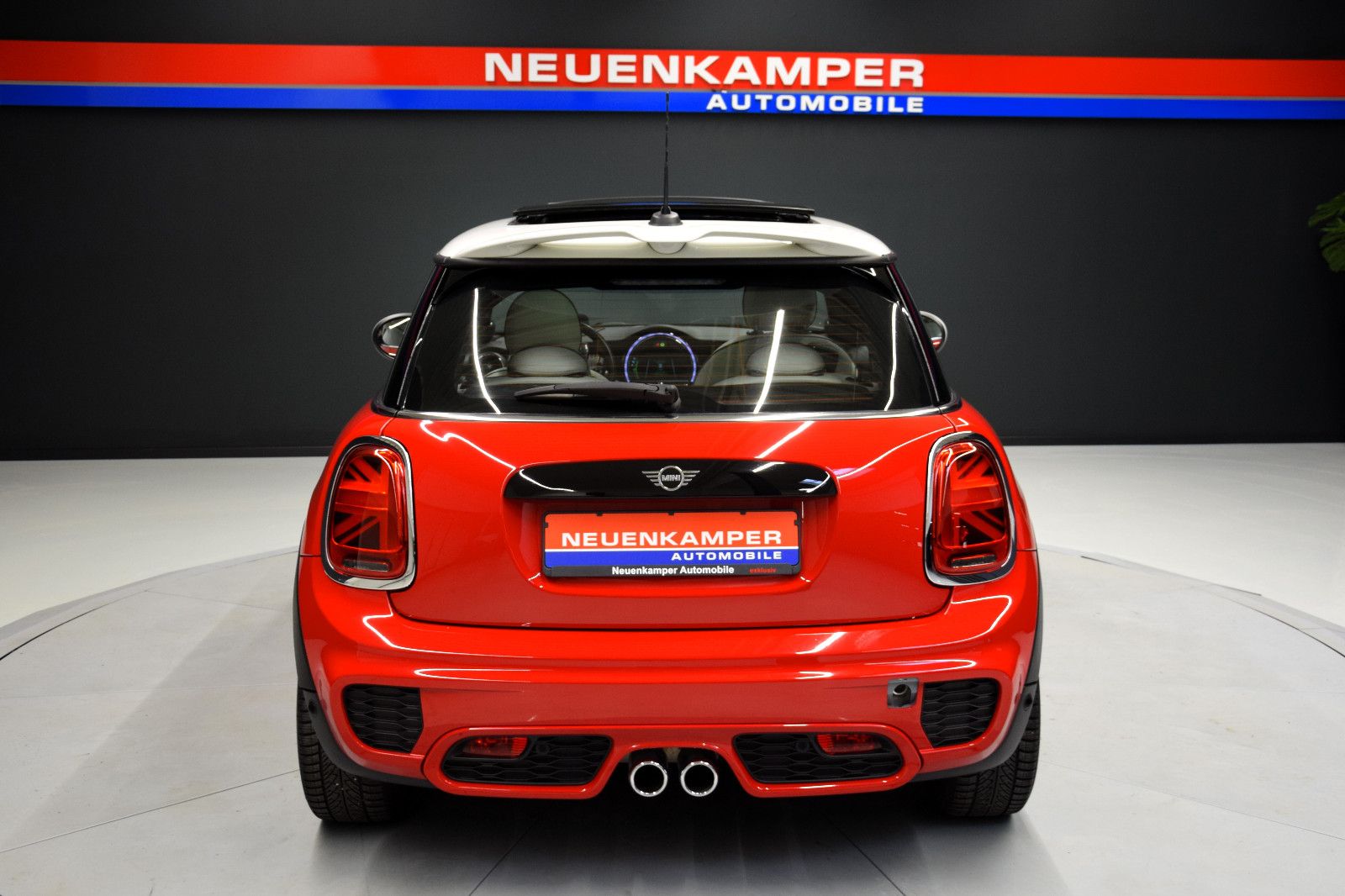 Fahrzeugabbildung MINI Cooper S Leder Panorama HeadUp ACC Works Paket
