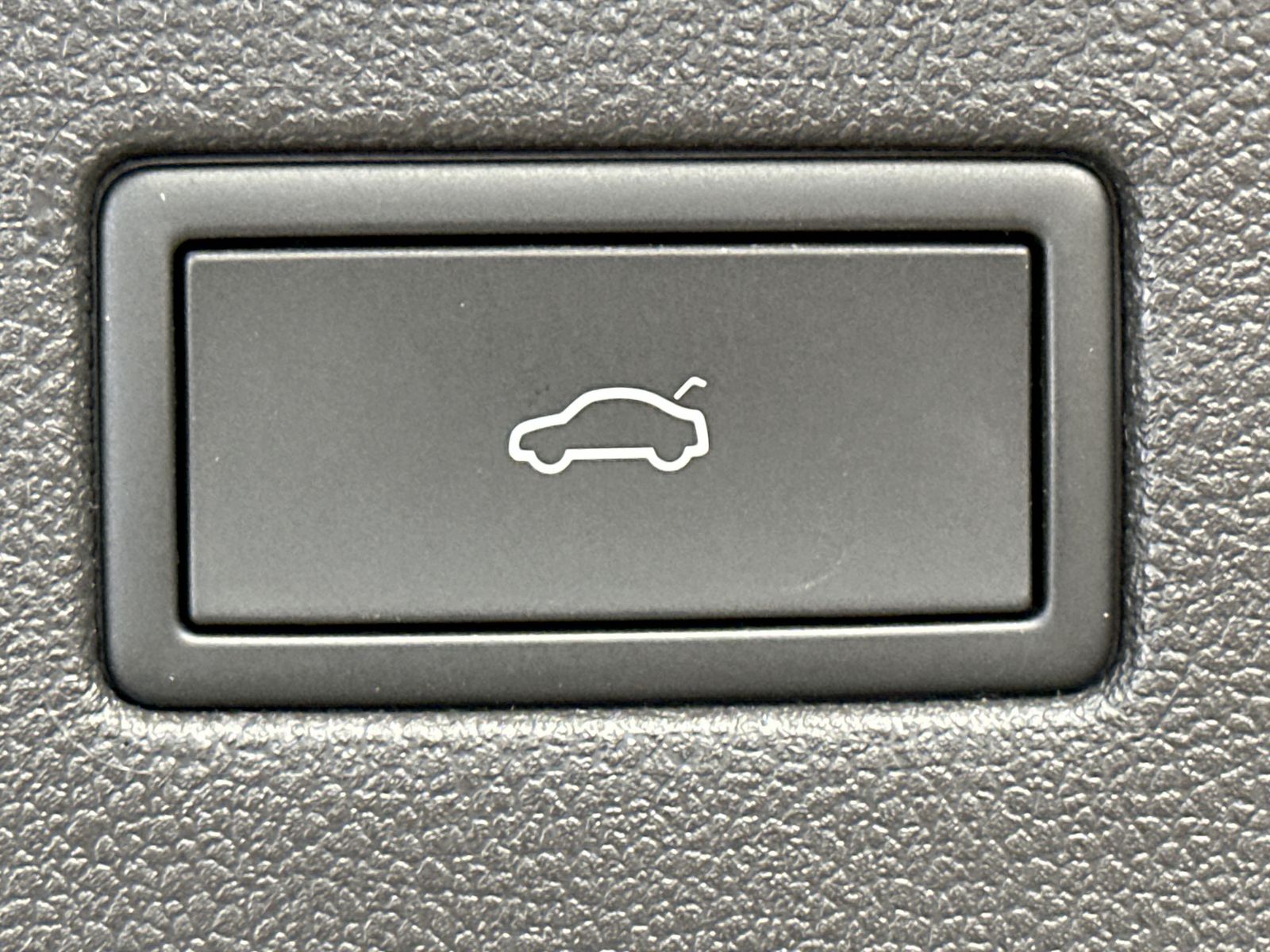 Fahrzeugabbildung Volkswagen Tiguan Allspace 2.0 TDI DSG 4M NAV+CARPLAY+VC+PP