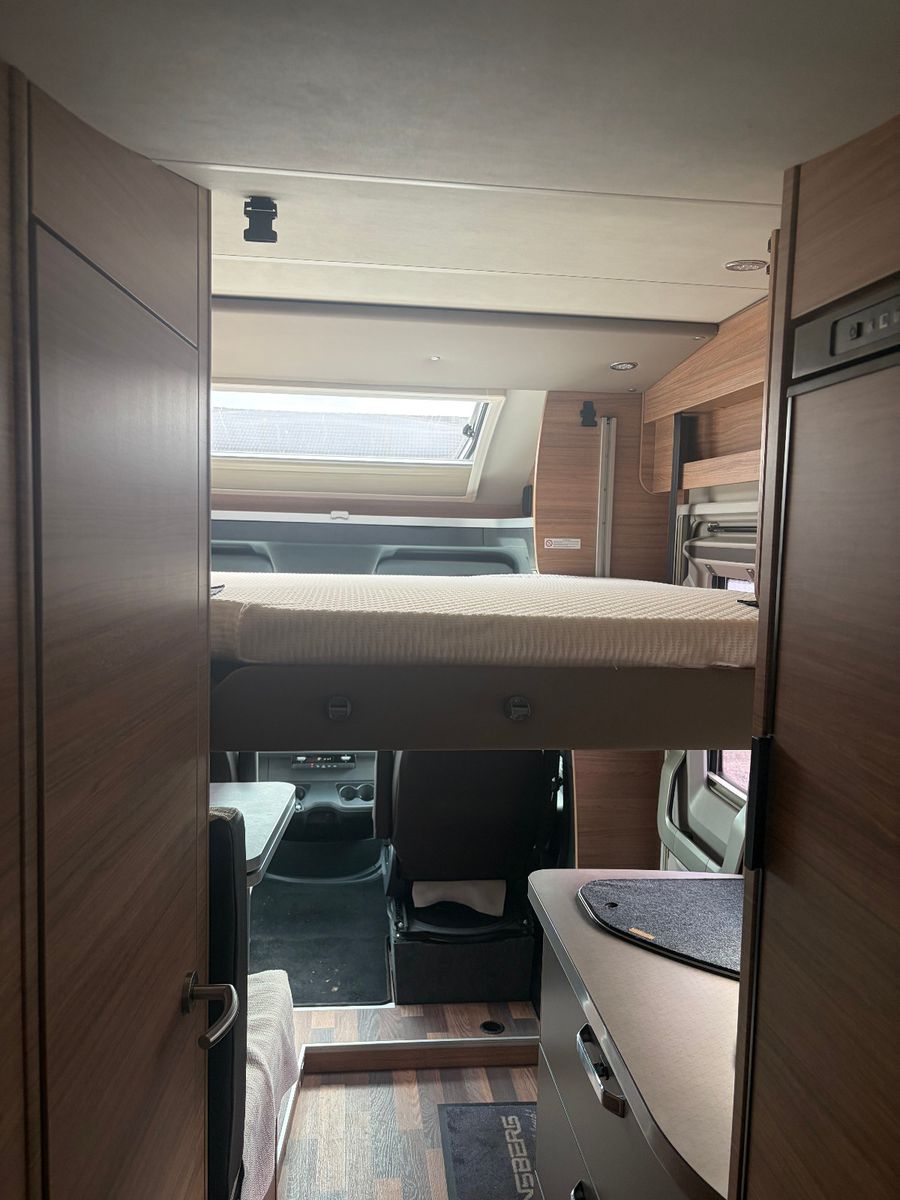 Fahrzeugabbildung Weinsberg CaraCompact Suite MB 640 MEG