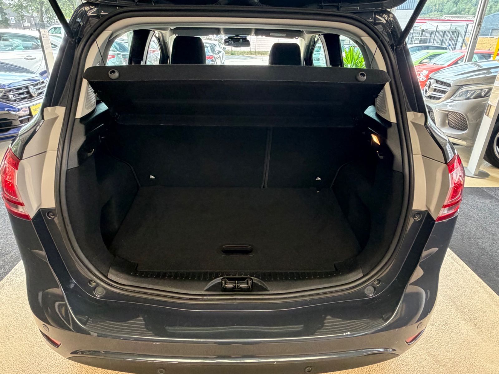 Fahrzeugabbildung Ford B-Max B-MAX Sync Edition