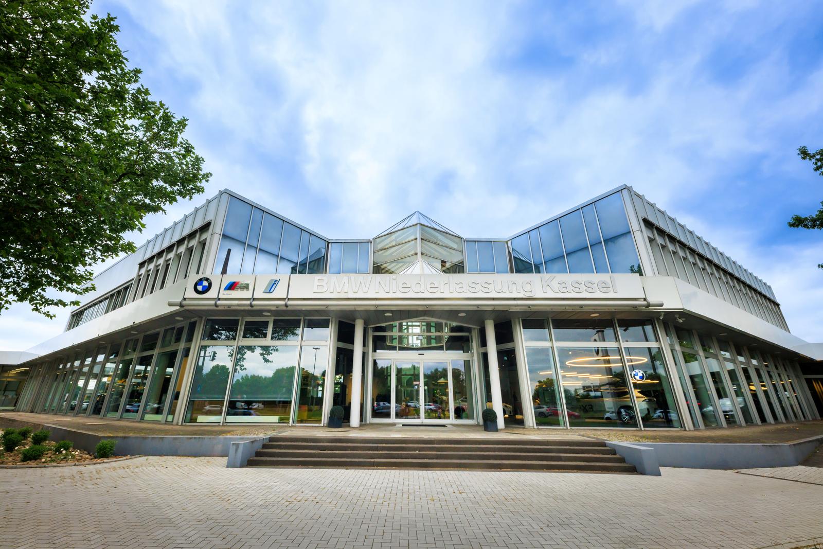 showroom-image-main