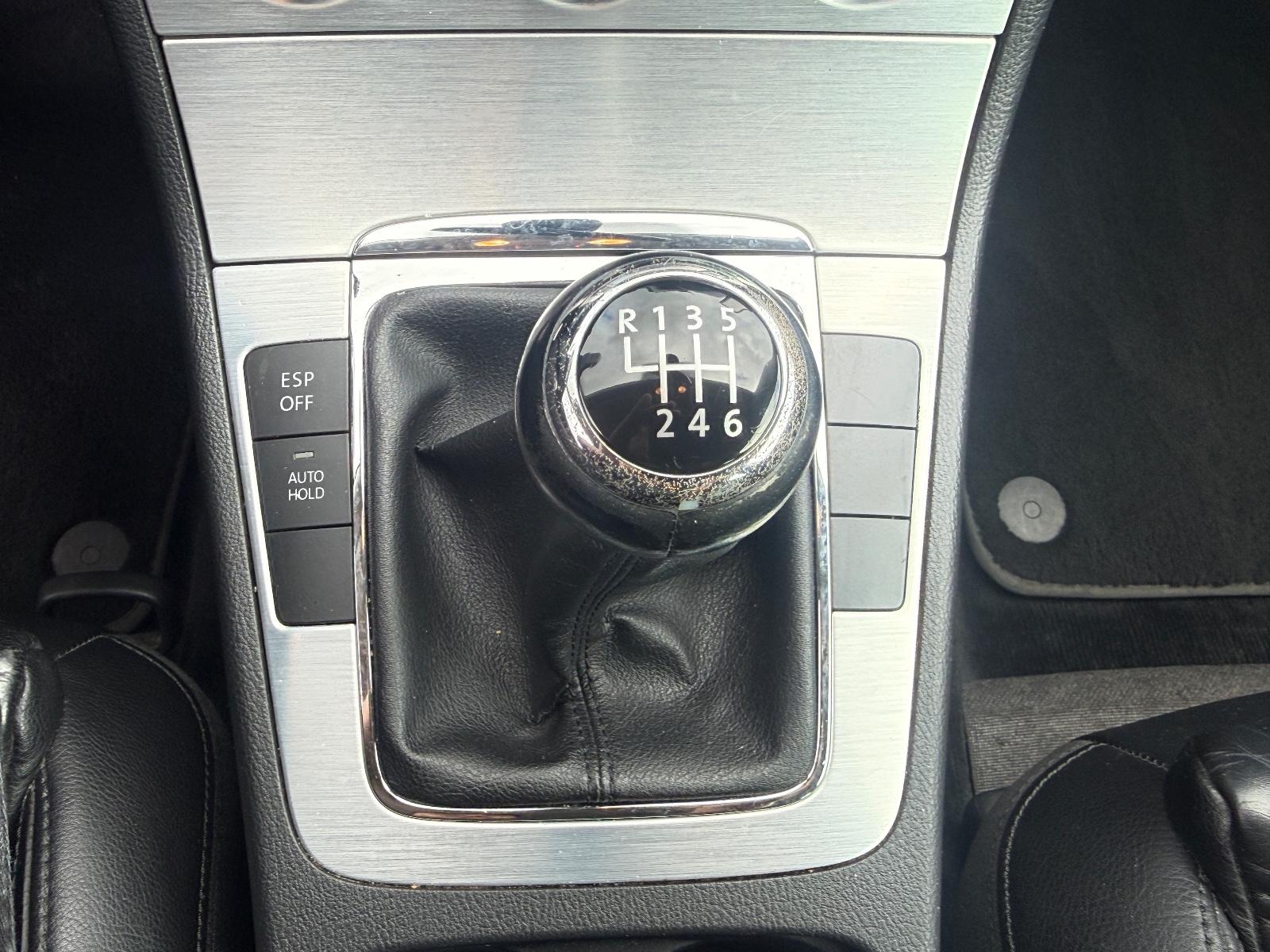 Volkswagen Passat 2009 — photo 17