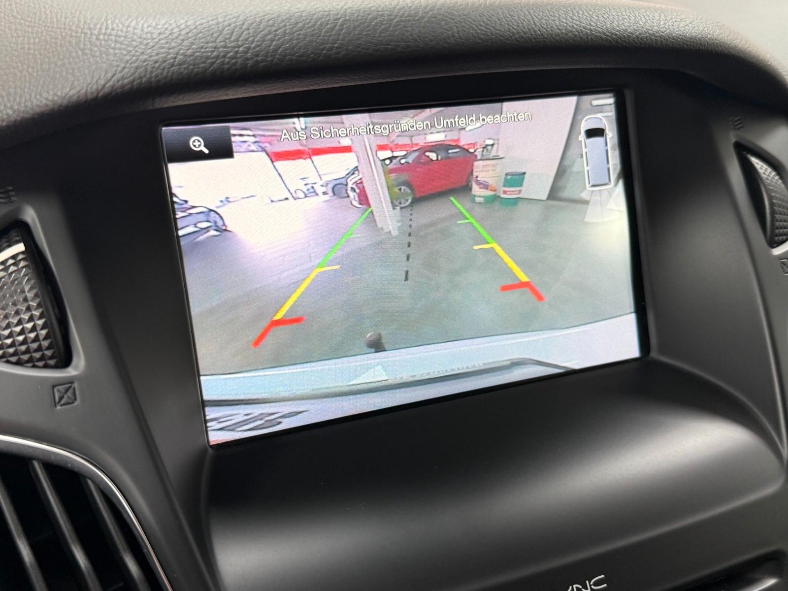 Ford Focus 2015 — photo 16