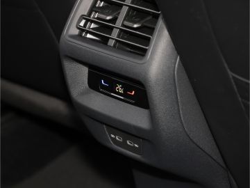 Volkswagen Tiguan R-Line 1.5 eTSI DSG Navi Kamera