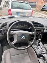 BMW E36 318i - BMW 318: Limousine, E36