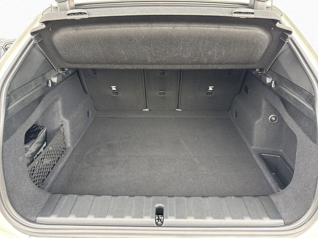 BMW iX2 - Bild 19