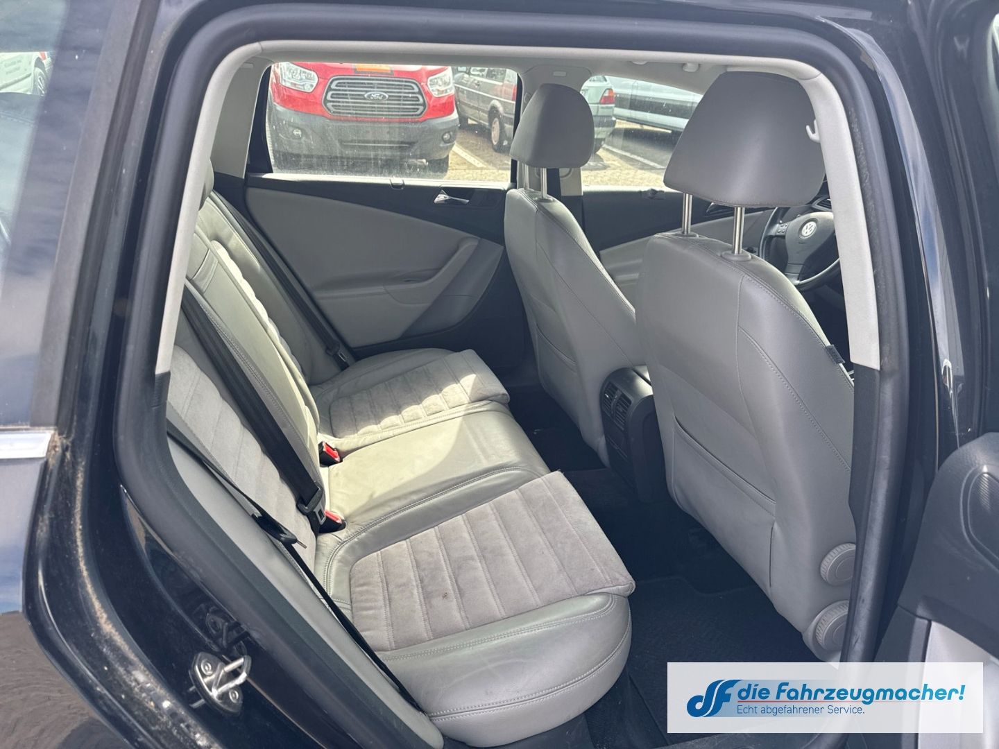 Fahrzeugabbildung Volkswagen Passat Variant Highline Navi Leder *EXPORT