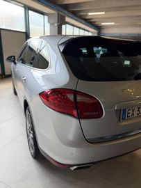 Porsche Cayenne - 9