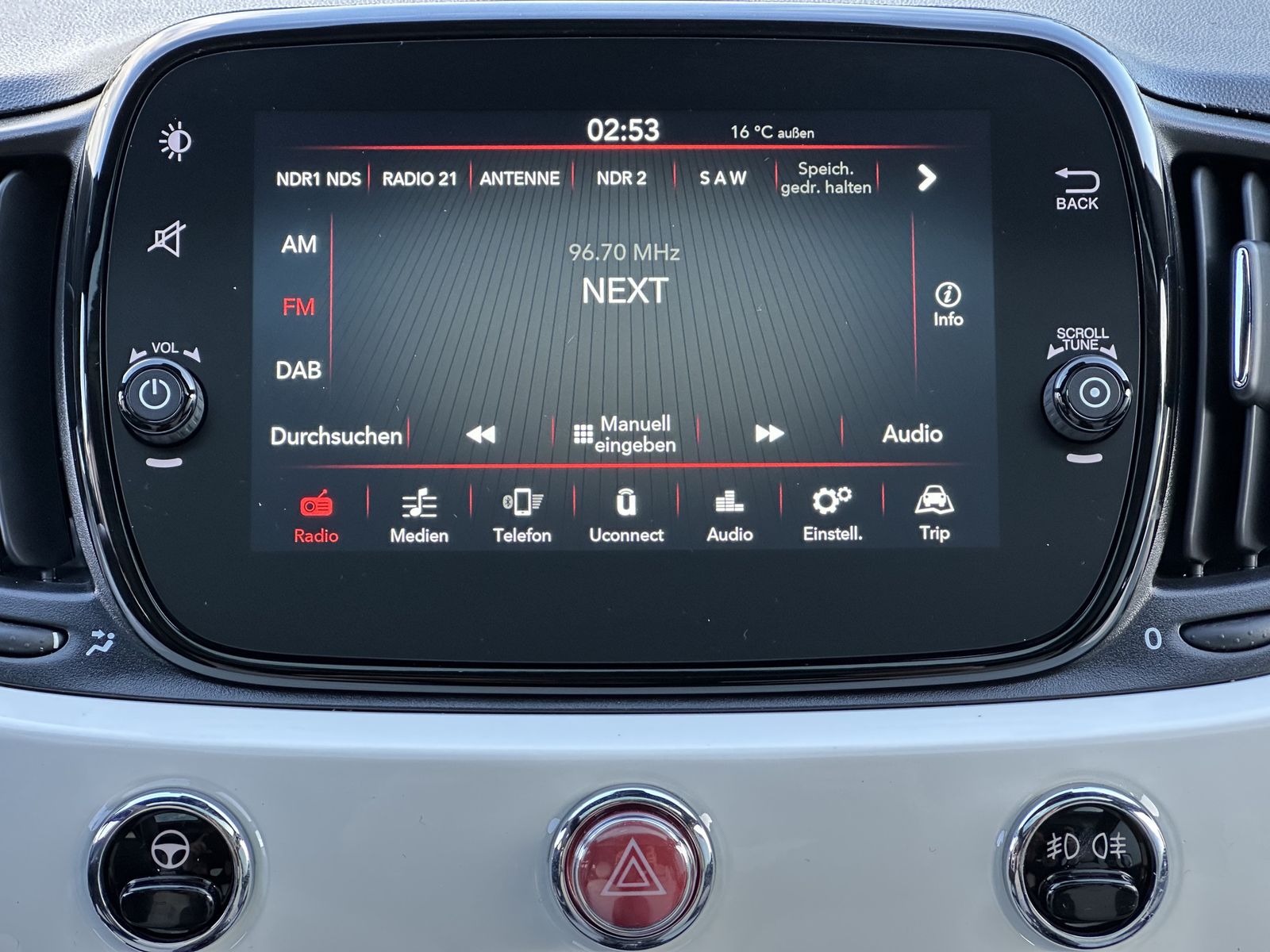 Fahrzeugabbildung Fiat 500 1.0 GSE Dolcevita PANORAMA+KOMFORT-PAKET+PP