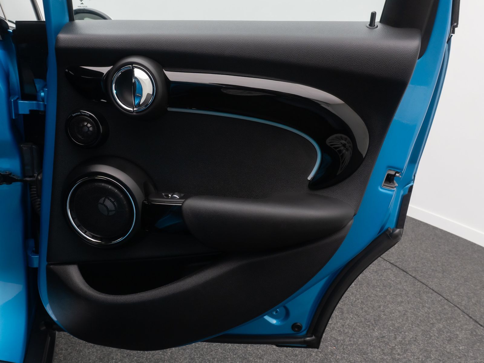 Fahrzeugabbildung MINI Cooper SD ACC HUD Kamera H/K Alarm Komfo