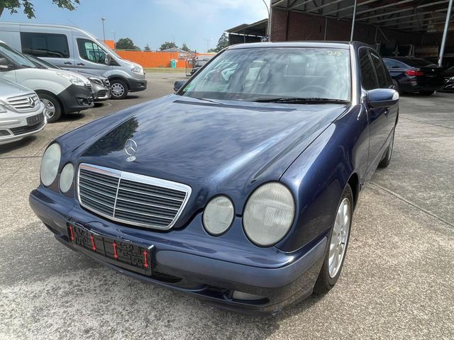 Mercedes-Benz E 220 CDI CLASSIC/AUTOMATIK/LEDER/EL.FENSTER