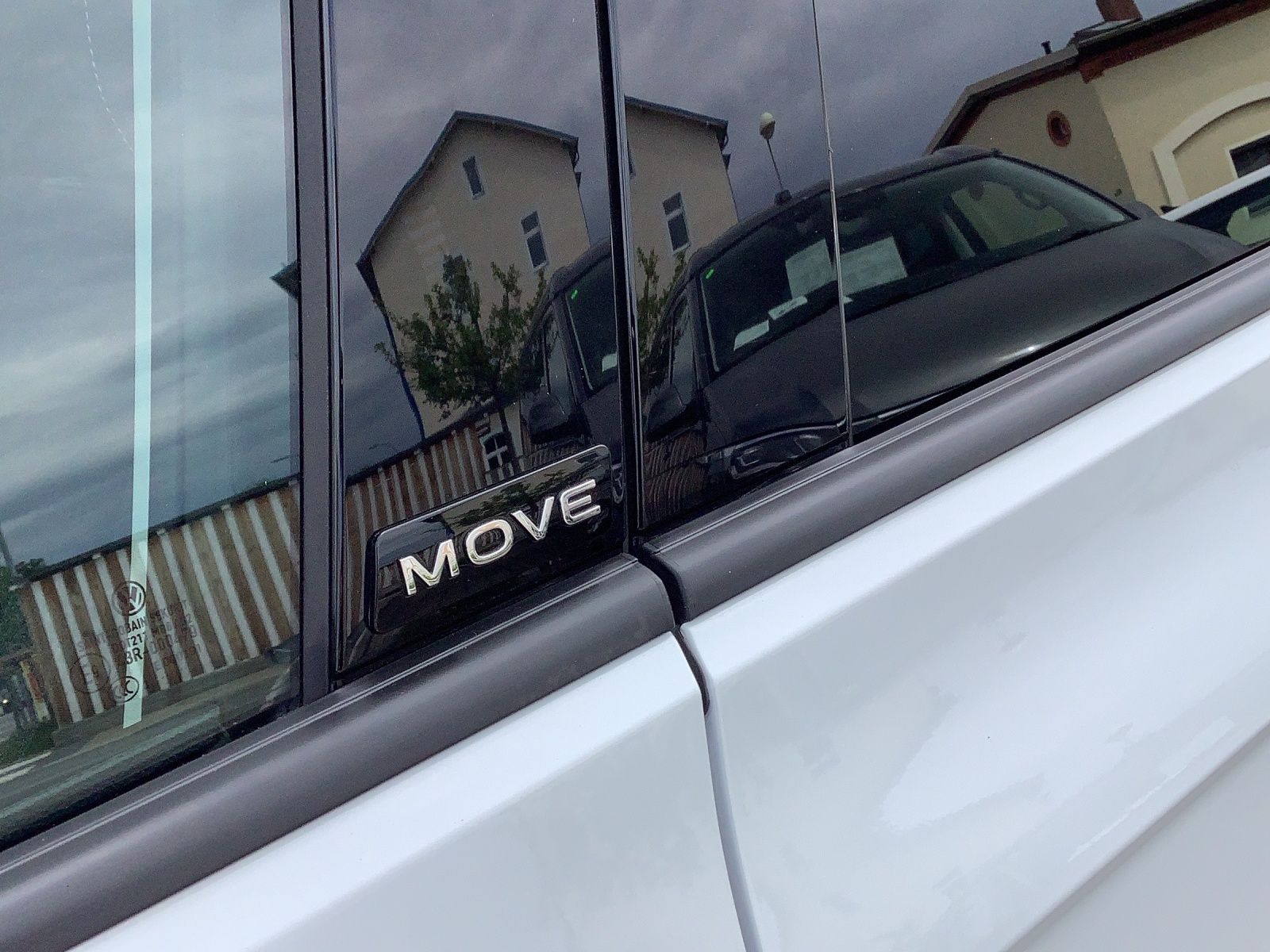 Fahrzeugabbildung Volkswagen T-Cross DSG AHK Kamera ACC Navi LED