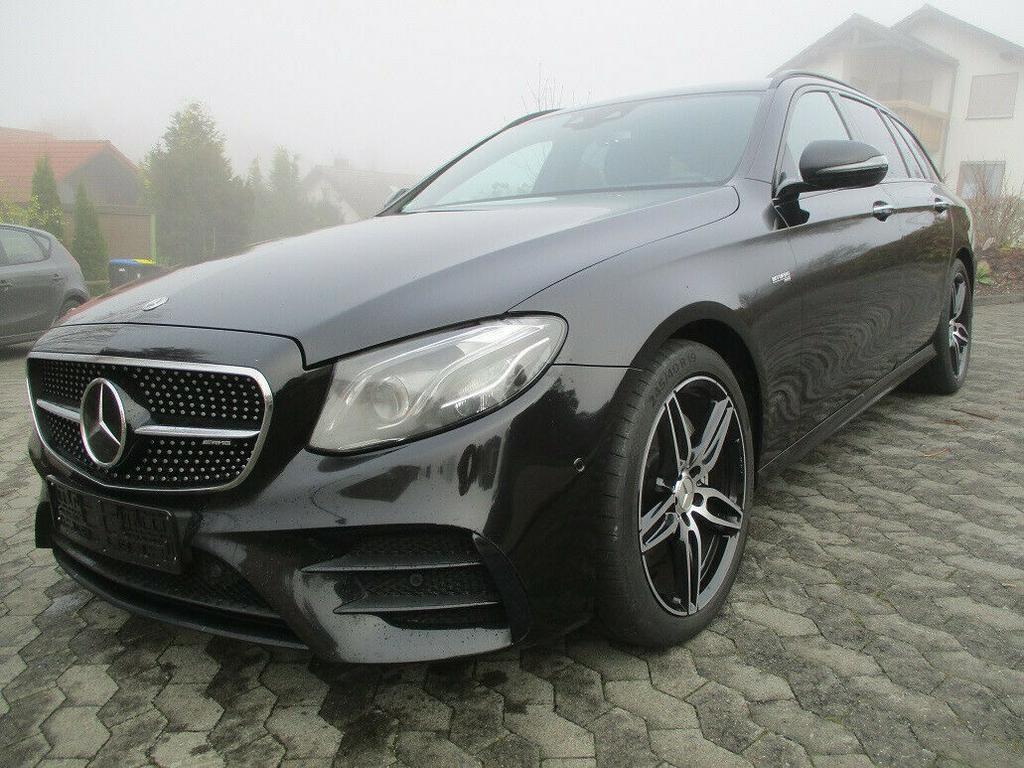 Mercedes-Benz E 43 AMG