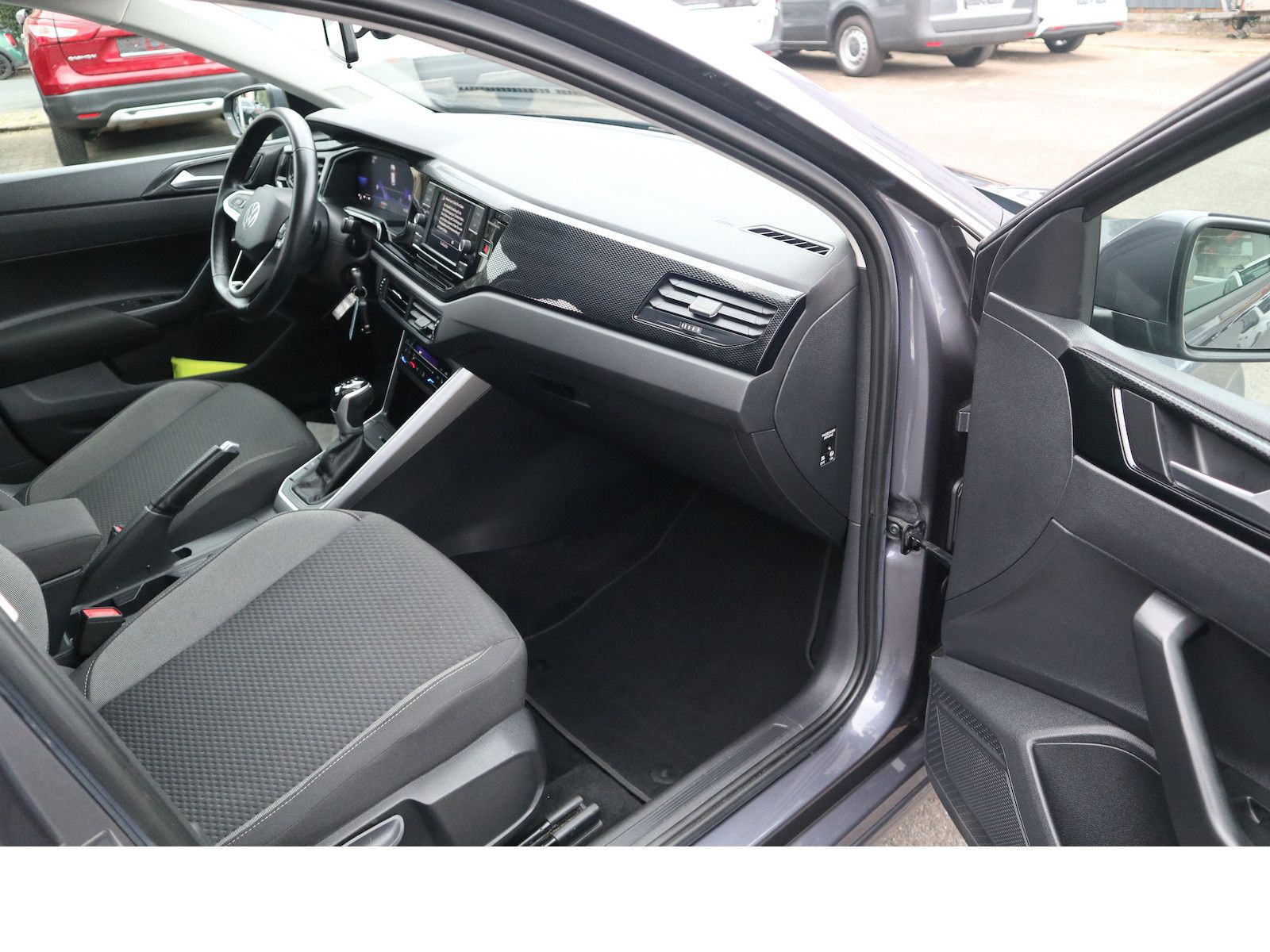 Fahrzeugabbildung Volkswagen Polo Life Tempo SHZ Schekheftgepflegt