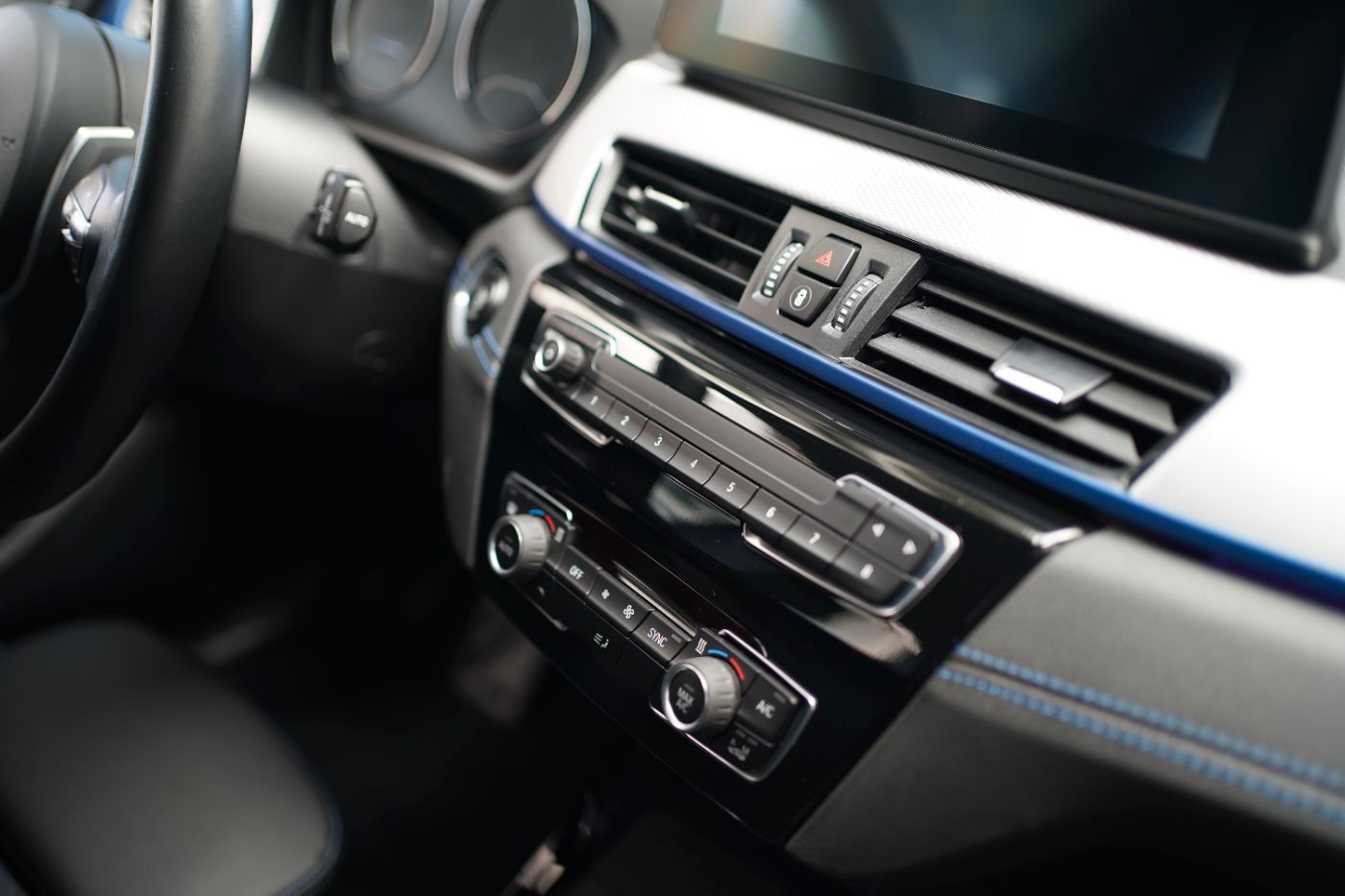 Fahrzeugabbildung BMW X1 xDrive20i M Sport Lenkradheiz+LED+AHK+Head Up