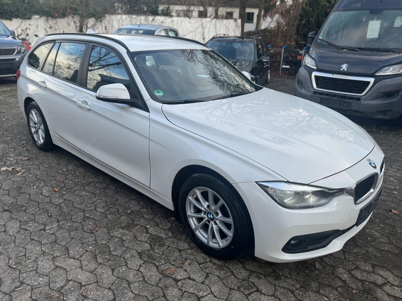 BMW 320 2015 — interior