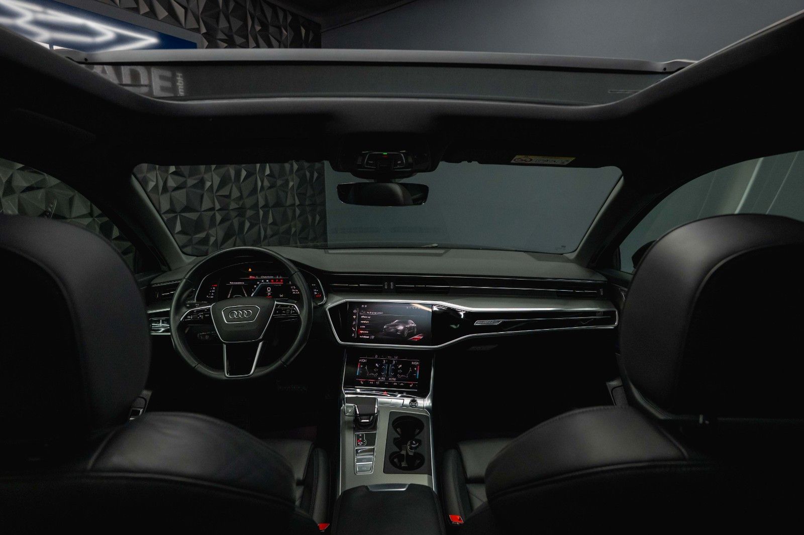 Fahrzeugabbildung Audi A6 55 TFSI quattro S-Line Sport Black Design ACC