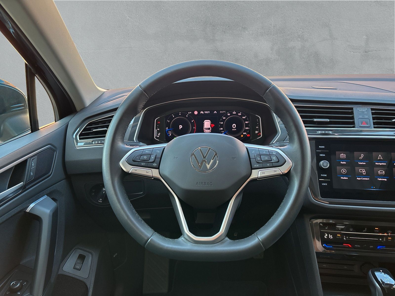 Fahrzeugabbildung Volkswagen Tiguan 2.0 TSI 4Motion Elegance PANO Keyless PDC