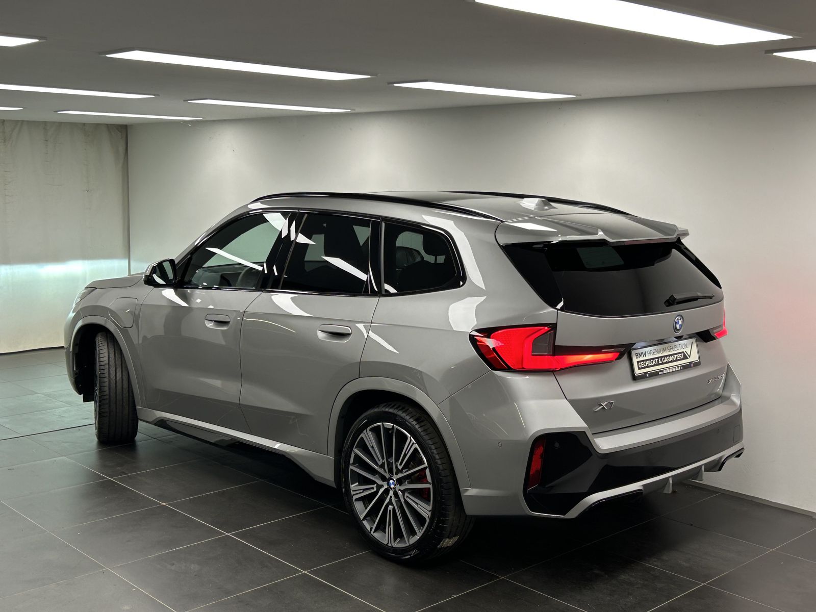BMW X1 xDrive30e M Sportpaket Pro Harman/Kardon Head imagem 3