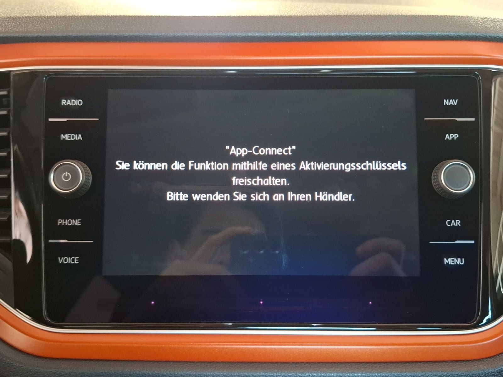 Fahrzeugabbildung Volkswagen T-Roc TDI Style 4M LED Navi AHK ACC SH