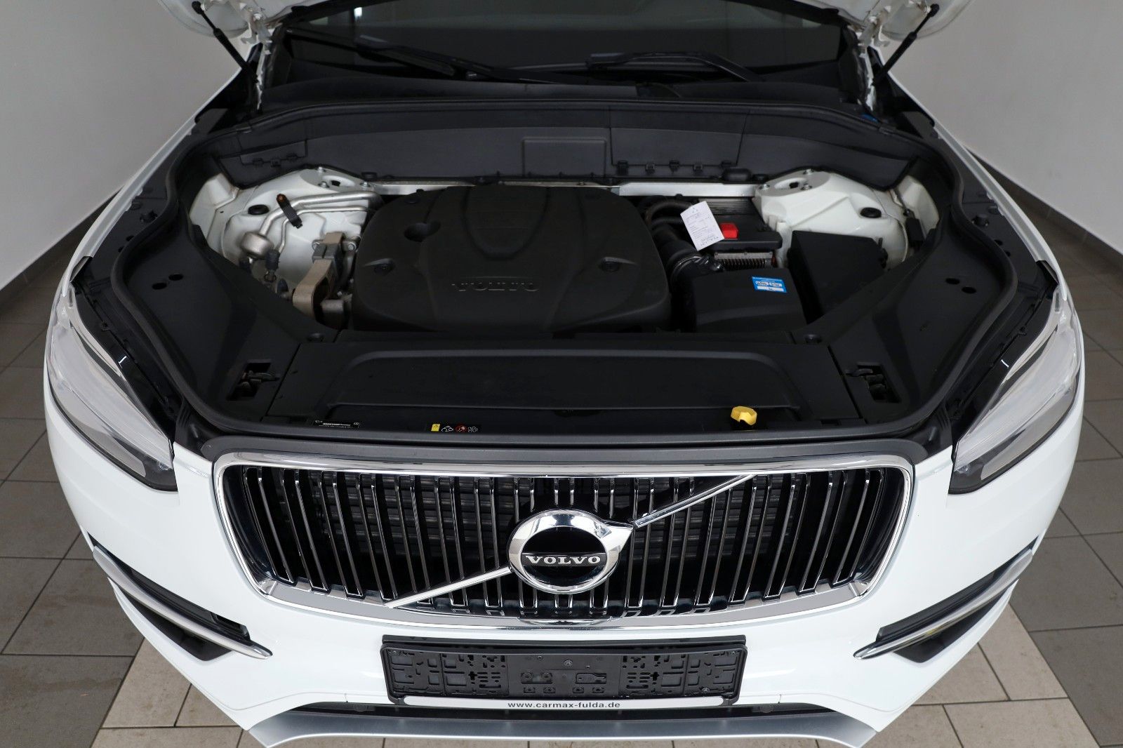 Fahrzeugabbildung Volvo XC90 Momentum AWD, Kamera, Navi, LED