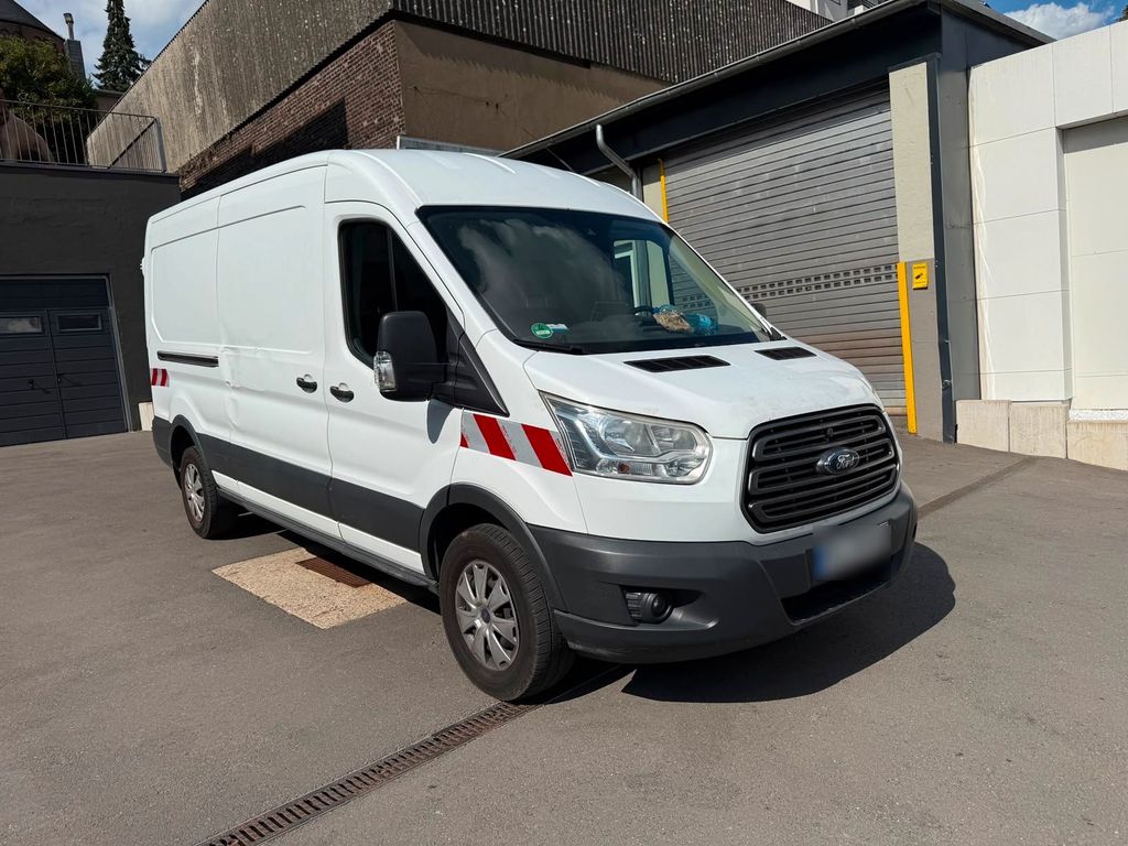 Image of Ford Transit Custom