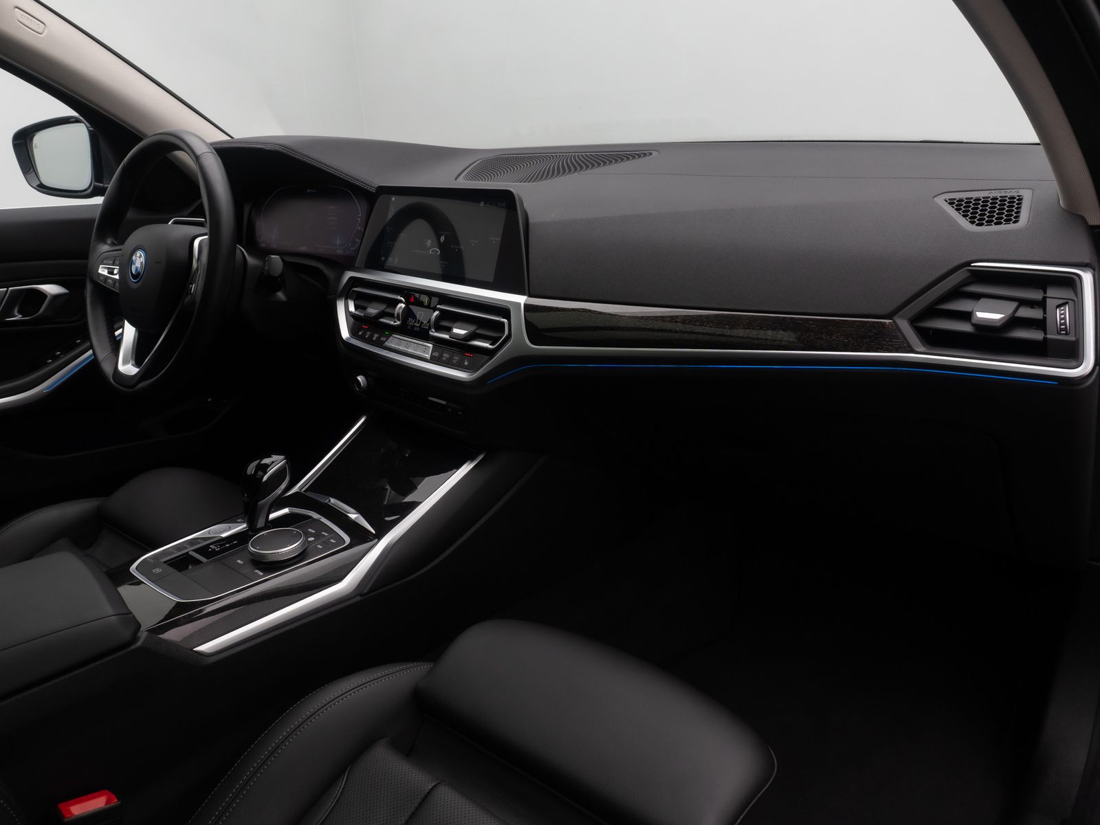 Fahrzeugabbildung BMW 320e Luxury Line Laser DAB HiFi Panorama Kamera