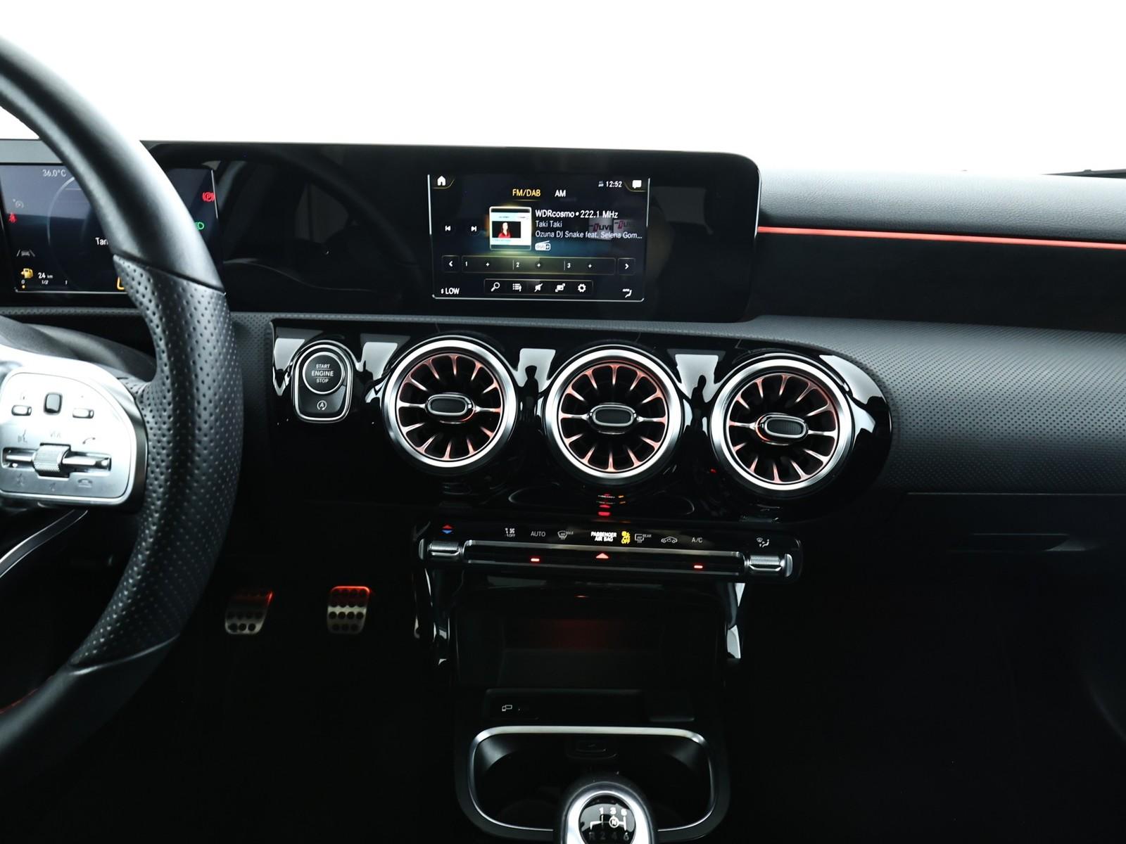 Mercedes-Benz A-Class Lim. AMG Line Pano LED Kamera Navi, миниатюра 11