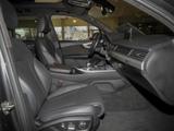 Audi SQ7 4.0 TDI quattro VOLLAUSSTATTUNG, SH-gepflegt - graue Audi SQ7
