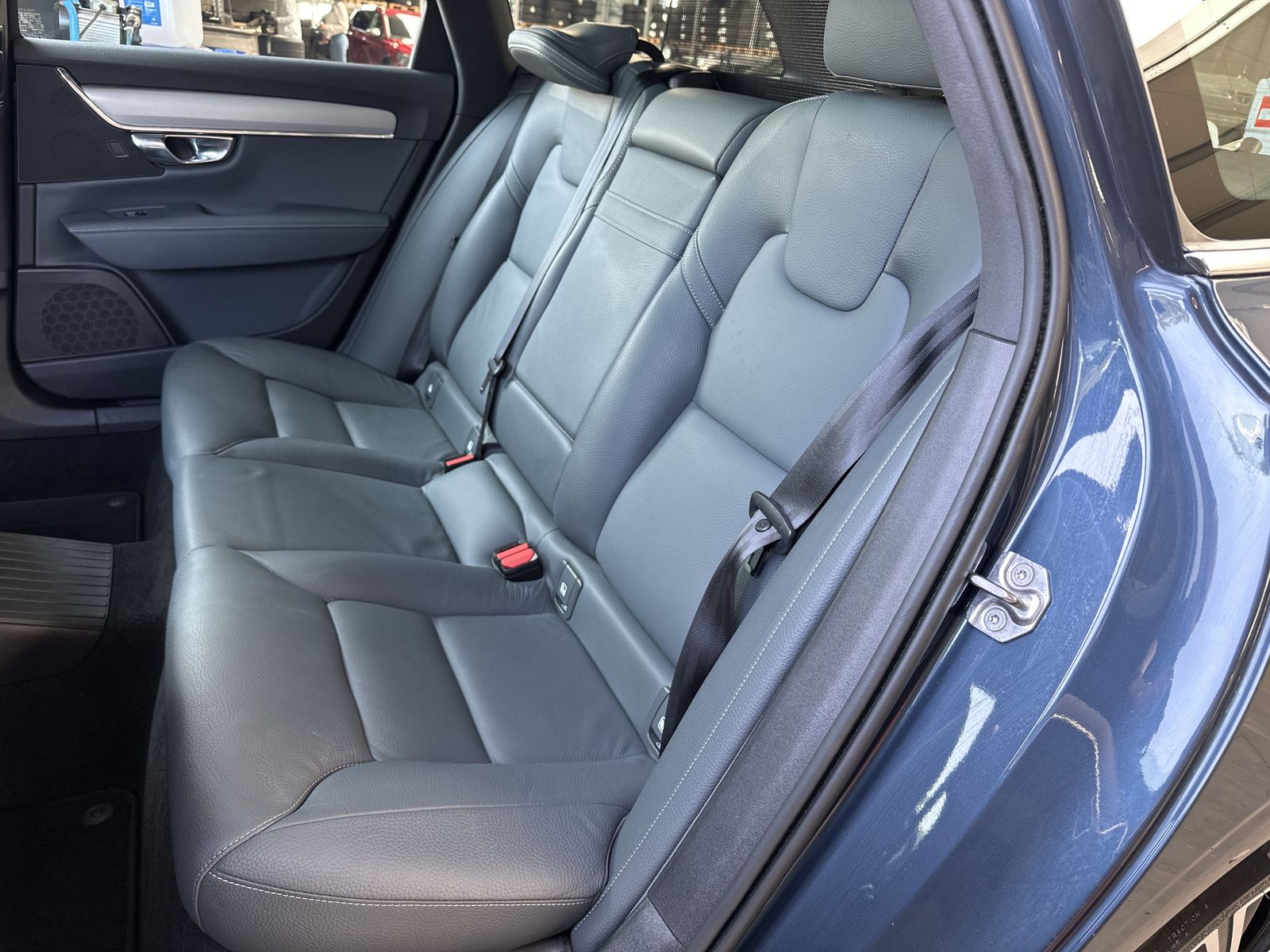 Fahrzeugabbildung Volvo V90 T8 AWD Inscription NAV+LED+360°+AHK+PANO+VC
