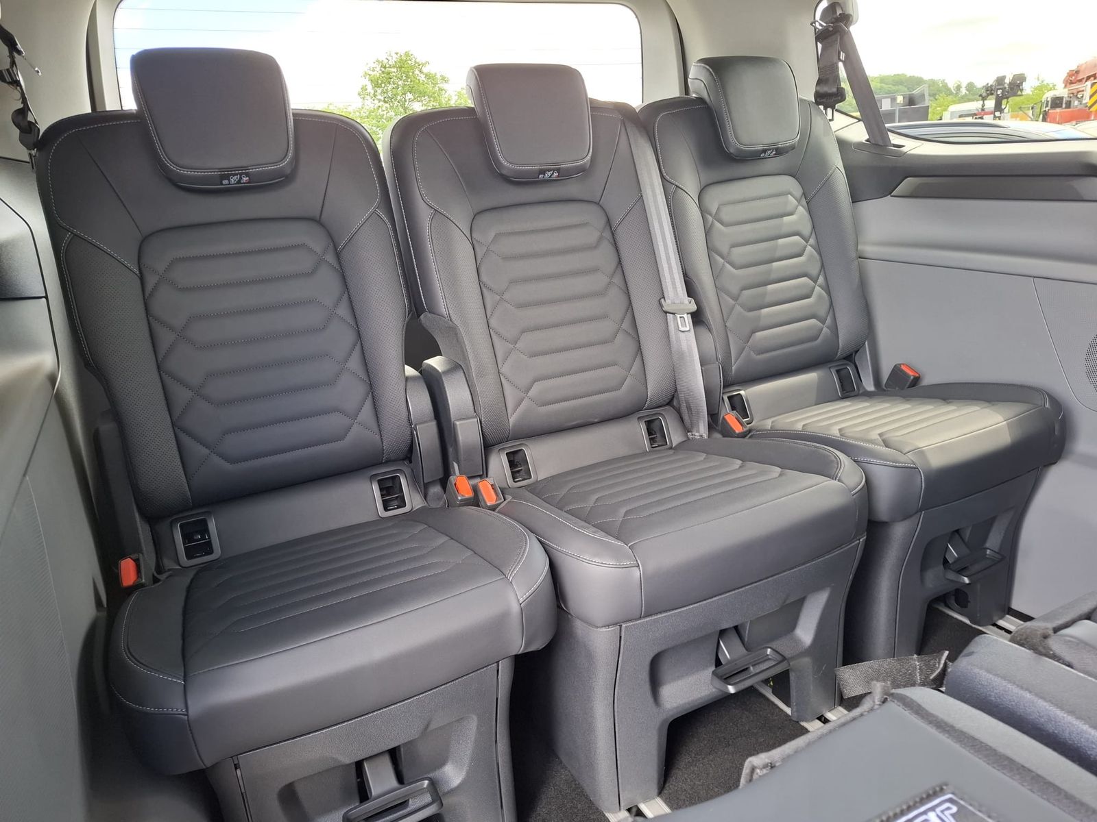 Fahrzeugabbildung Ford Tourneo Custom L1 Titanium X MATRIX*STANDH.*AHK