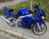 Suzuki SV 650 S mit Vollverkleidung - SUZUKI 2004 SV650