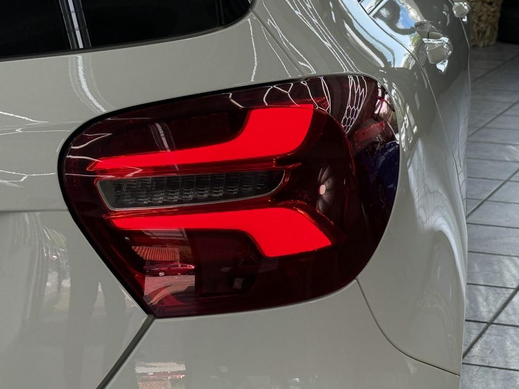 Mercedes-Benz A 200 CGI AMG Line, LED, Leder, Navi, 7G, Kamera