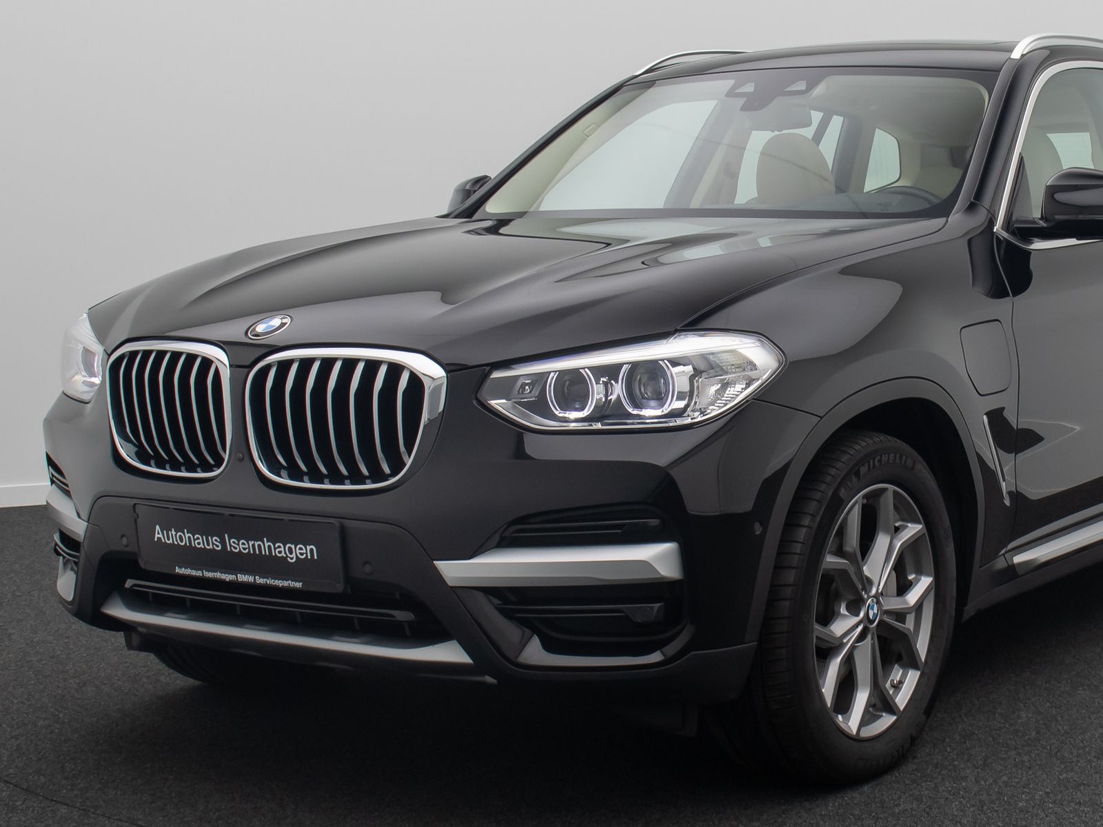 Fahrzeugabbildung BMW X3 xD30e xLine 360°HUD DAB HIFi Panorama Komfort