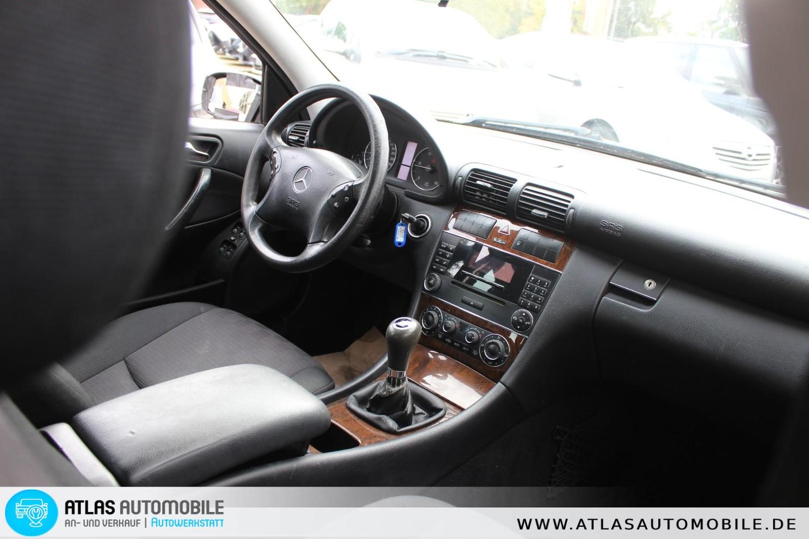 Mercedes-Benz C220 2004 — engine 2.148 cm³, 150 HP (110kW)