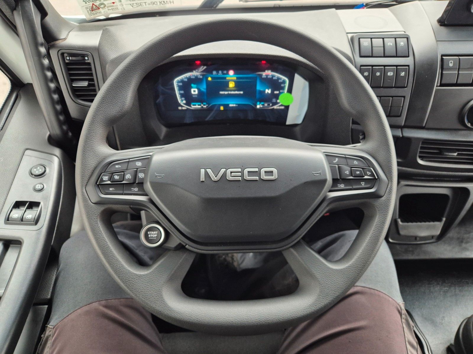 Fahrzeugabbildung Iveco Eurocargo ML75E19/P LBW  Spoiler Klima 3 Sitze