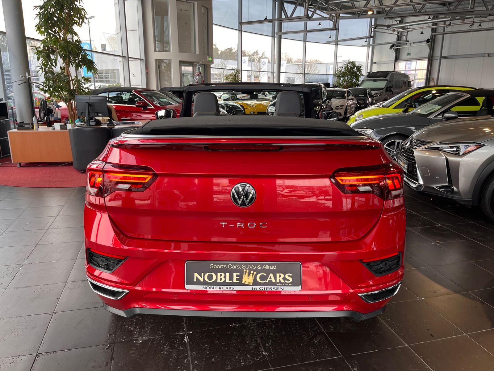 Fahrzeugabbildung Volkswagen T-Roc Cabriolet R-Line AHK LED NAV ACC RFK 19"