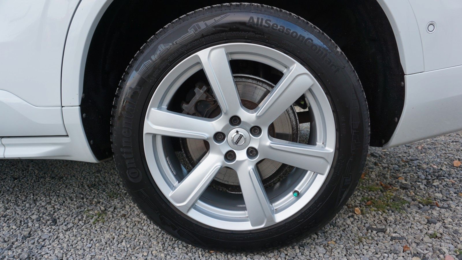 Fahrzeugabbildung Volvo XC90 Momentum AWD, Kamera, Navi, LED