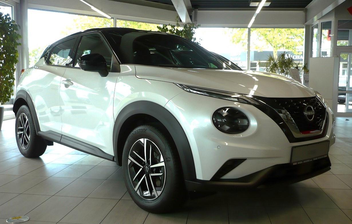 Nissan Juke N-Connecta mit 4 Kameras + Sitzheizung