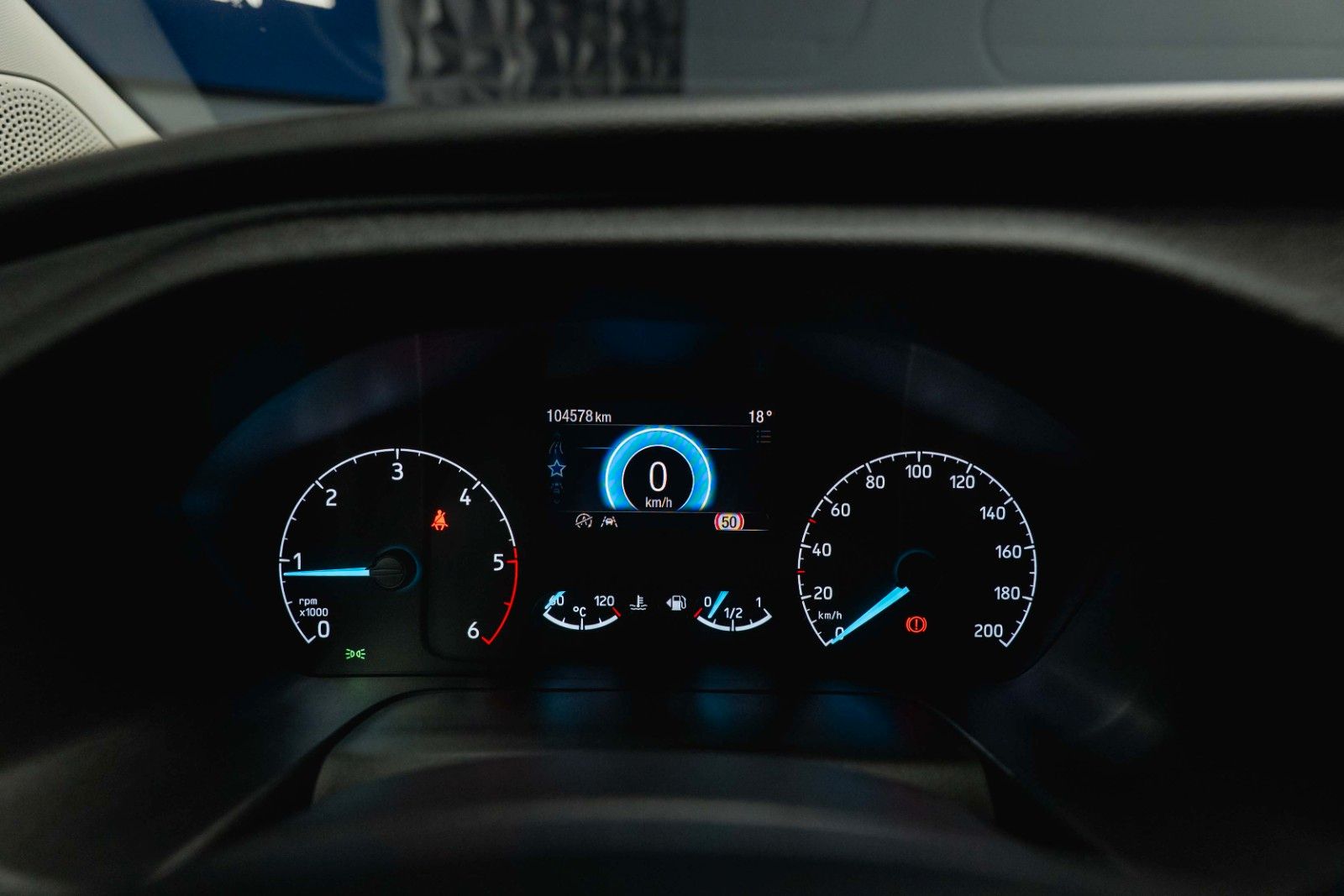 Fahrzeugabbildung Ford Tourneo Custom 320 L2 Sport | 8Sitze | ACC | LED