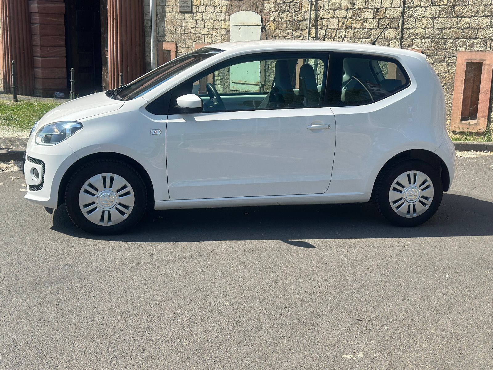 Fahrzeugabbildung Volkswagen up! MOVE*1.HAND+NAVI+SITZHEIZUNG*