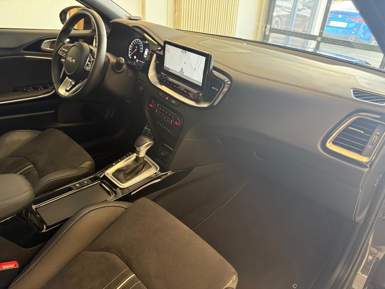 Fahrzeugabbildung Kia XCeed Black Xdition/WENIG KM/PANO/CARPLAY/SOUND