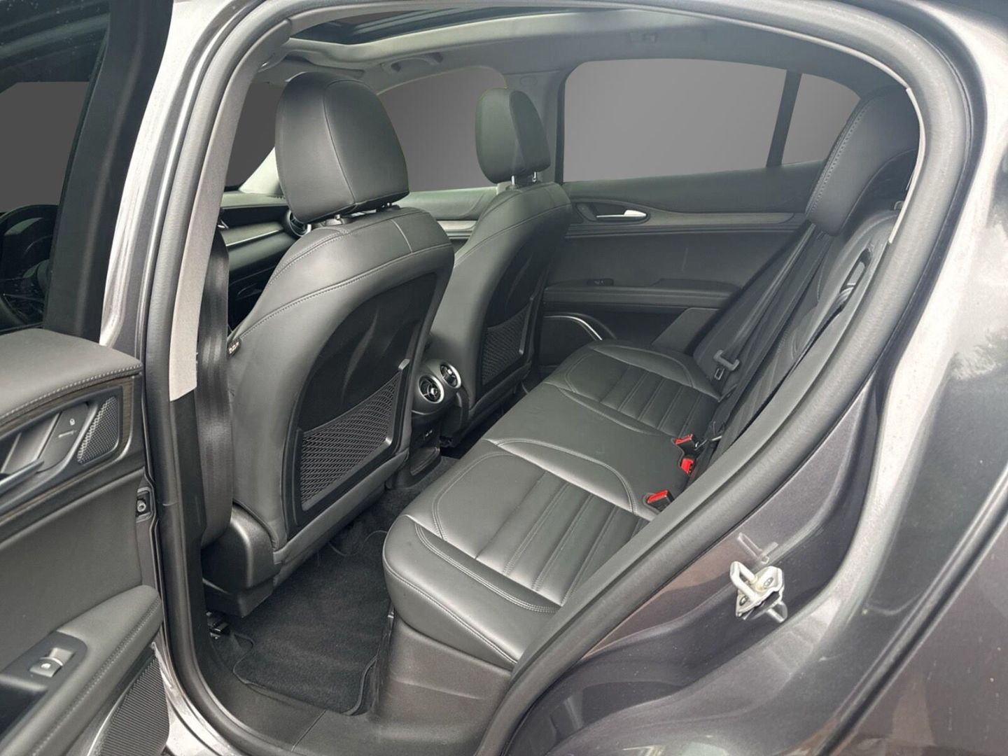 Fahrzeugabbildung Alfa Romeo Stelvio Super Q4 -Panoramadach-Xenon-AHK-